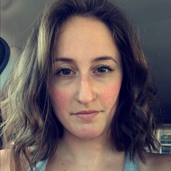 Meet your Posher, Julianne - Picture 1 of 1